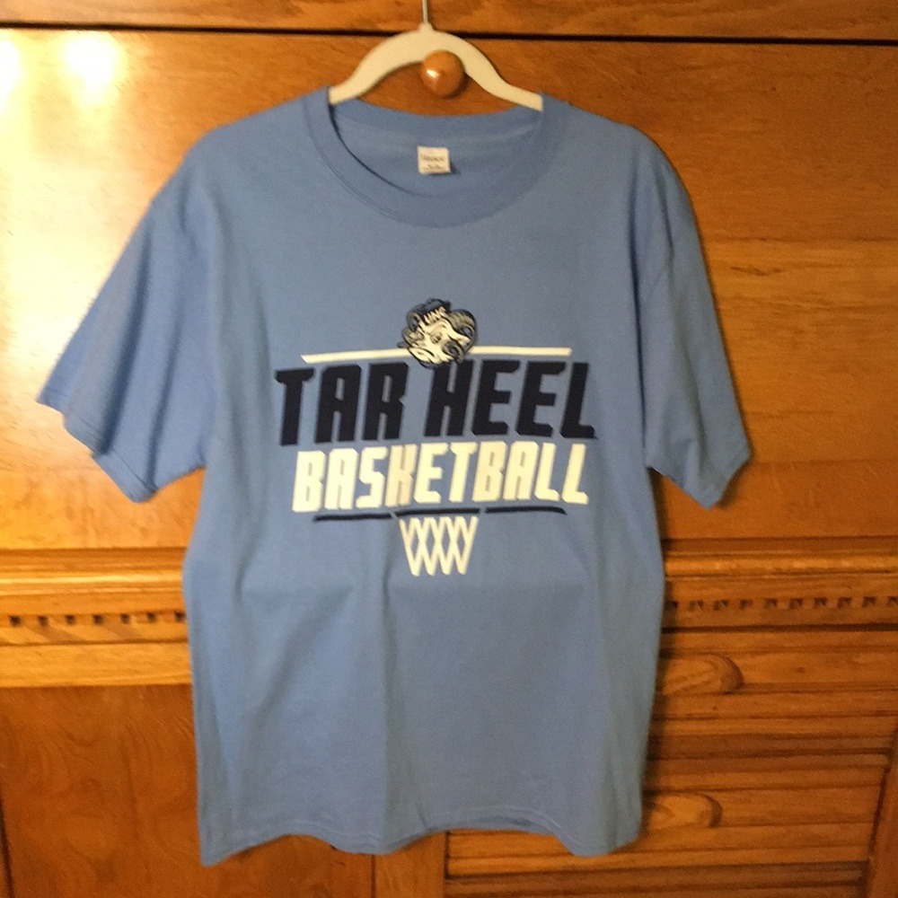 UNC Tar Heels Basketball‎ T-Shirt Mens Medium Carolina Blue Graphic Tee Crewneck